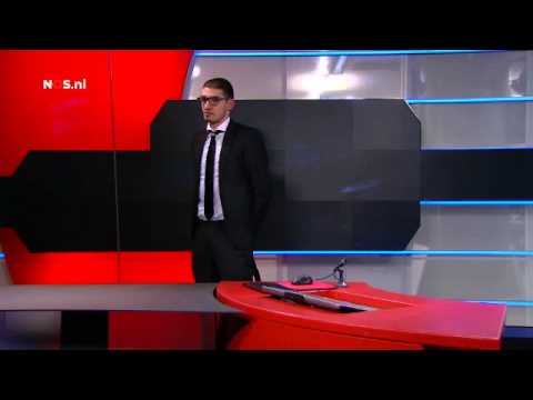Vídeo: Un hombre armado pide entrar en directo en la televisión holandesa
