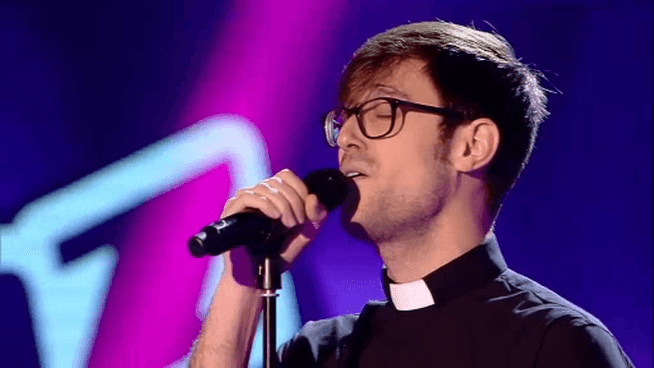 Vídeo: Actuación del Padre Damián, el cura de ‘La Voz’
