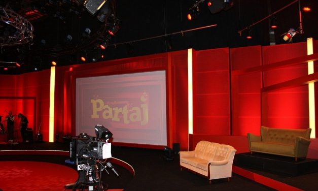 ¿En qué se benefician los estudios de televisión al utilizar pantallas LED gigantes?